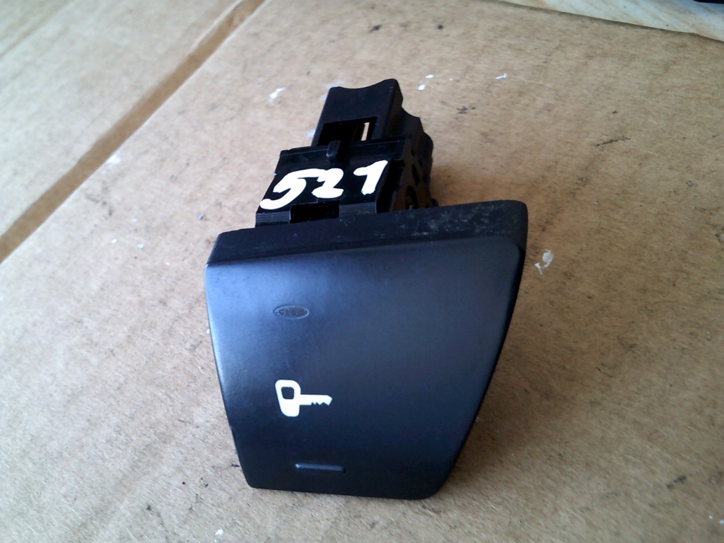 Buton blocare - deblocare usi Peugeot 307, cod 963666684