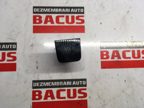 Buton blocare usi Renault Kadjar cod: 252922217r