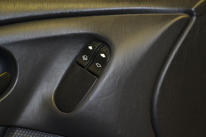 BUTON / BUTOANE GEAM USA STANGA FATA FORD FOCUS 1 