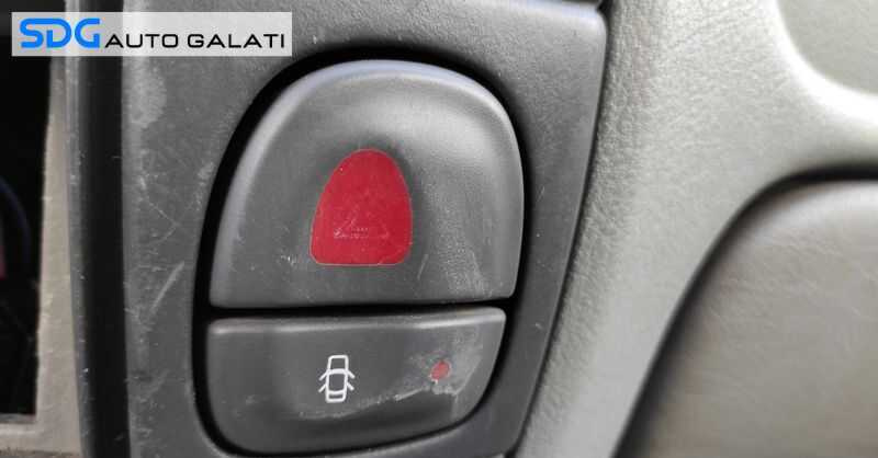 Buton Butoane Releu Avarii Blocare Deblocare Usi Portiere Renault Scenic 1 1996 - 2003