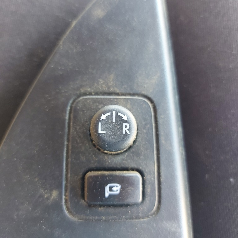 Buton comanda oglinzi electrice Subaru Forester an 2015 cod produs: 83061FJ000