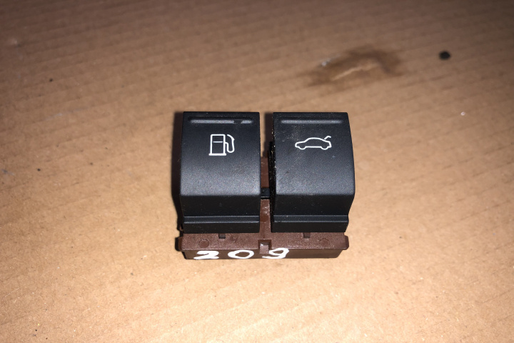 Buton deschidere usita rezervor Volkswagen VW Passat B6 [2005 - 2010] wagon 5-usi 2.0 TDI MT (140 hp) COD MOTOR CBAB COMBI CULOARE L041