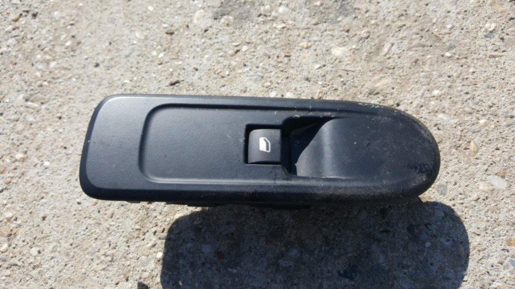 Buton geam dreapta fata Peugeot 308-2012
