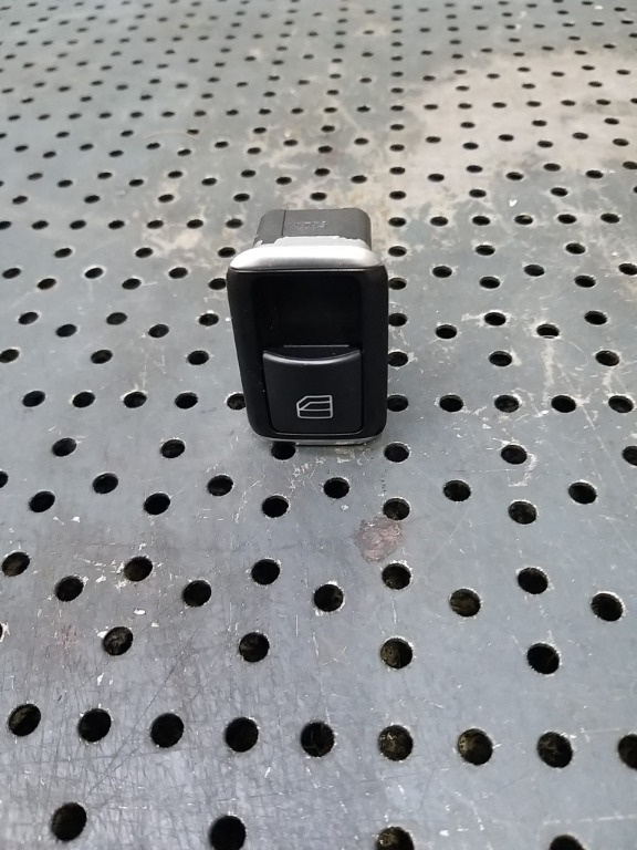 Buton geam electric dreapta fata mercedes cla x117 a2049058102
