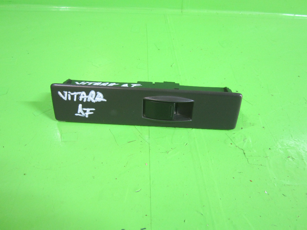 BUTON GEAM ELECTRIC DREAPTA FATA SUZUKI VITARA 4x4 ( 2 USI ) FAB. 1988 – 2002 ⭐⭐⭐⭐⭐