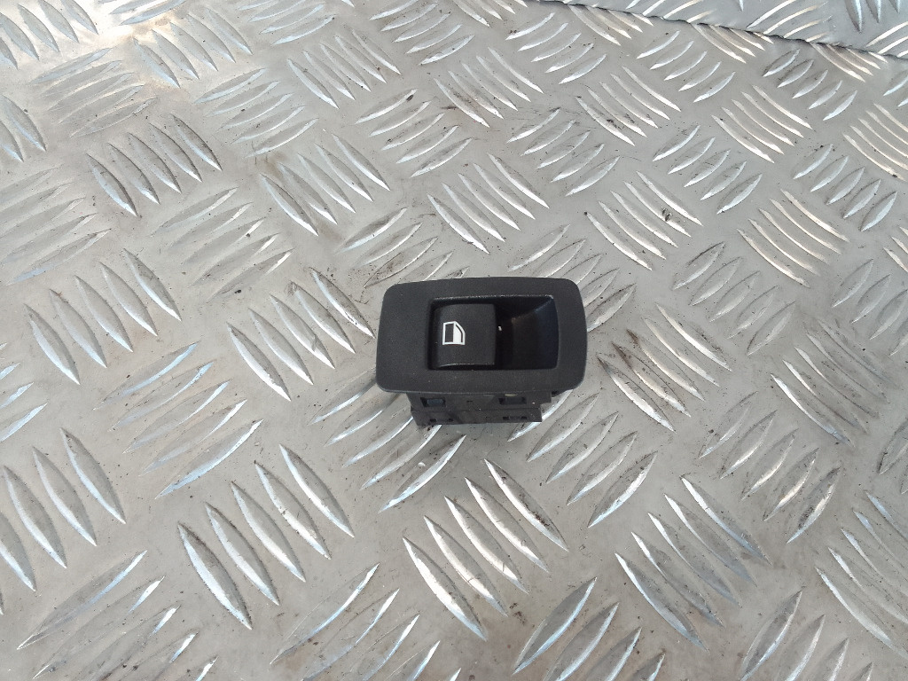 Buton geam electric dreapta spate BMW Seria 1 F20 2011 2012 2013 2014 2015 920810603