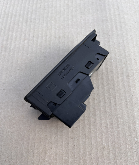 Buton geam fata dreapta 13301886 Opel In