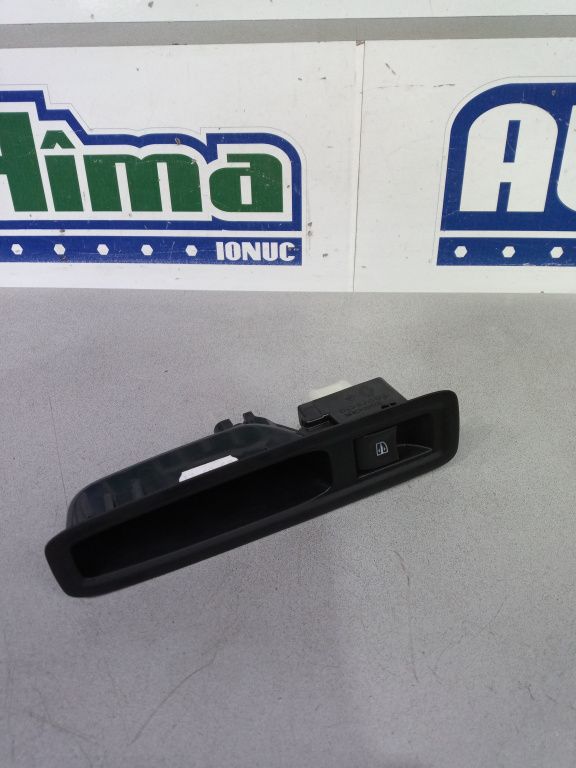 Buton geam stanga spate 829604081R Dacia Sandero III 2020-prezent