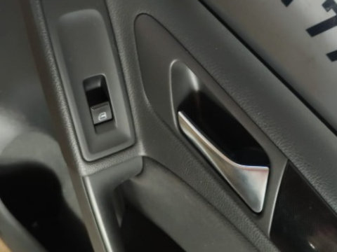 Buton geam usa dreapta fata Vw Golf 6 1.6 TDI cod motor CAY ,transmisie manuala 5+1,Hatchback , an 2010