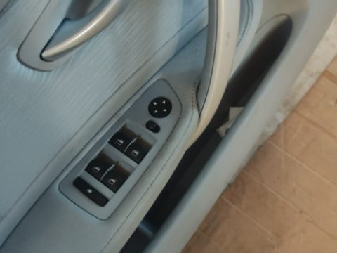 Buton geam usa stanga fata BMW seria 1 E87 2.0 D cod motor N47D20A an de fabricatie 2009