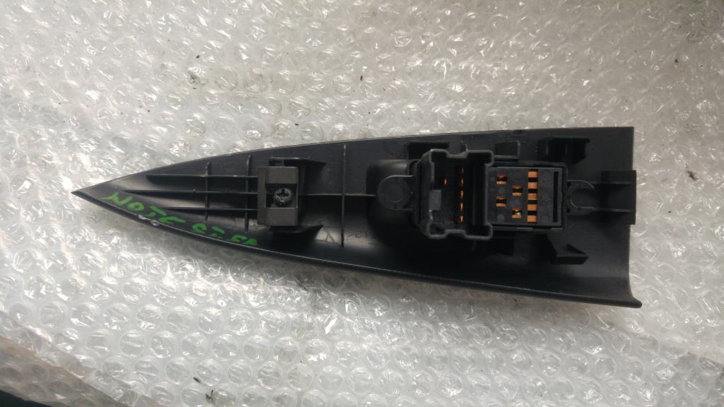 Buton geam usa stanga spate nissan note 