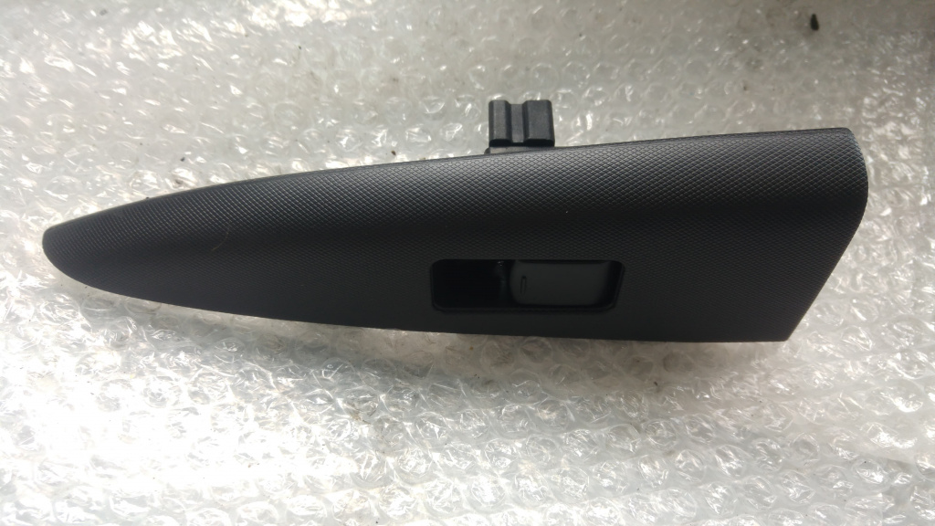 Buton geam usa stanga spate nissan note 