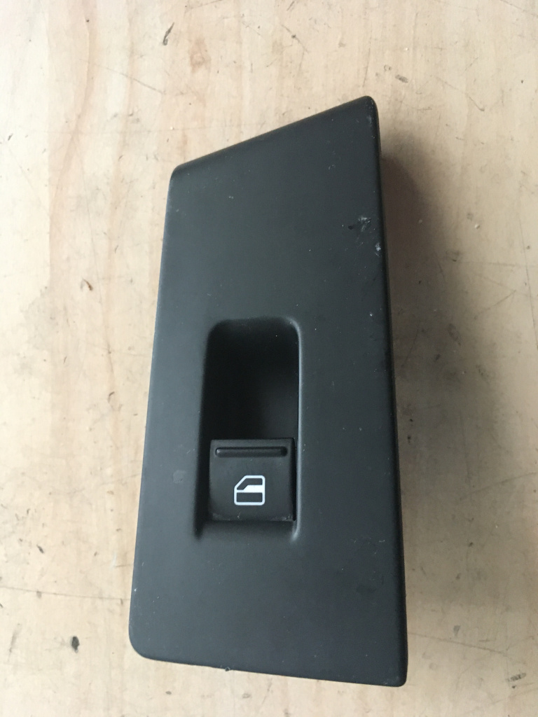 Buton geam Volkswagen Passat B7 - 3AA868750