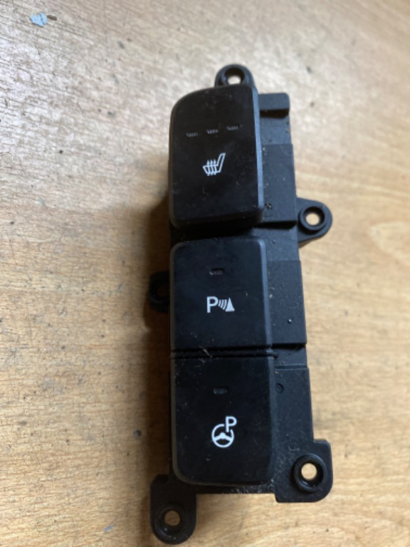 Buton incalzire scaun 93310-2W220 Hyundai Santa Fe
