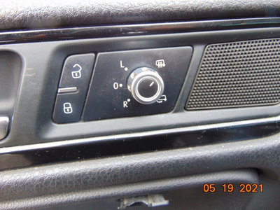 Buton oglinzi VW Touareg 7p dupa 2010 buton reglaj