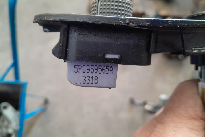 Buton reglaj oglinzi 5P0959565A Seat Leon 3 5F [2012 - 2016] Hatchback 5 usi 1.4 (122 hp)