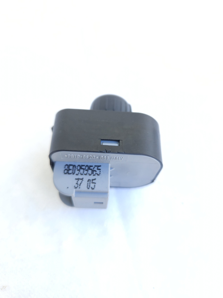 Buton reglaj oglinzi 8E0959565 Audi A1 8XA,8XF Hatch 2011 2018