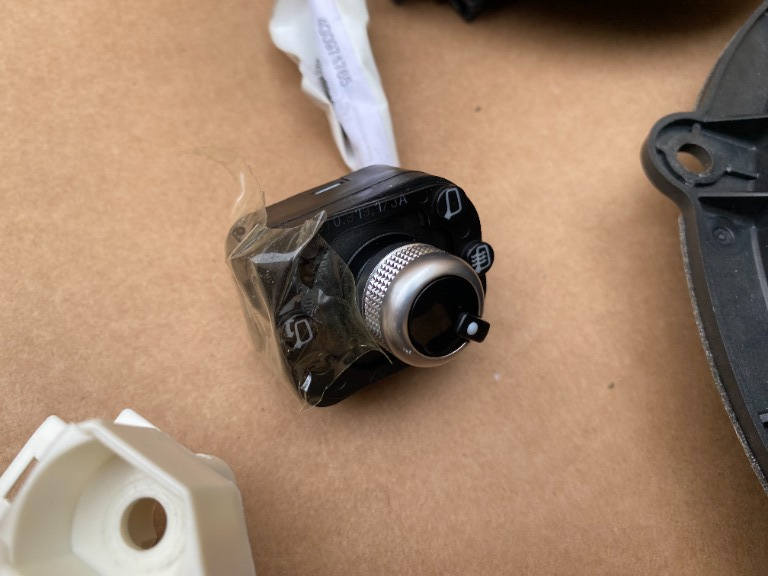 Buton reglaj oglinzi cu rabatare electrica Audi A6 C7 2016 4G0971765 4G0 971 765 la 0 km