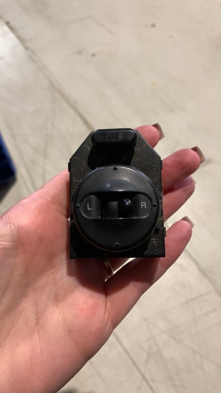 BUTON REGLAJ OGLINZI KIA SORENTO 2005 (id: 431)