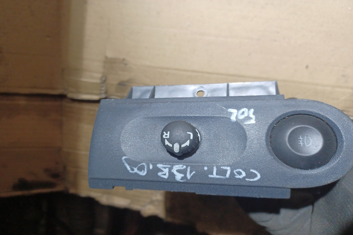 Buton reglaj oglinzi Mitsubishi Colt Z30 [2002 - 2009] Hatchback 5-usi 1.1 MT (75 hp)