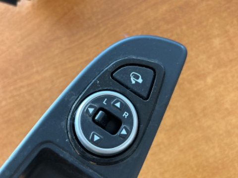 Buton reglaj oglinzi pentru Hyundai i20 OEM: 299140228