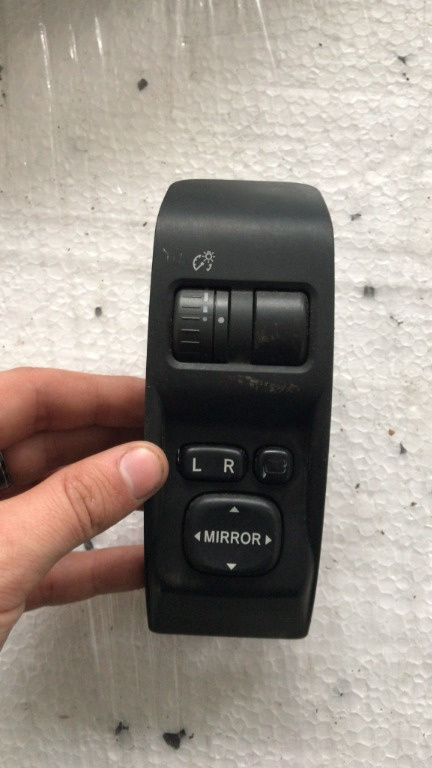 Buton reglaj oglinzi si intensitate lumina ceasuri de bord Subaru Impreza 2011