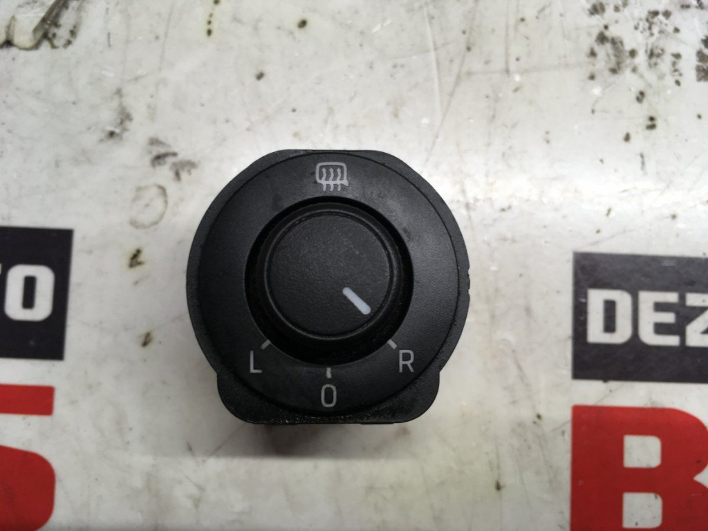 Buton reglaj oglinzi Skoda Octavia 3 cod: 5e0959565b