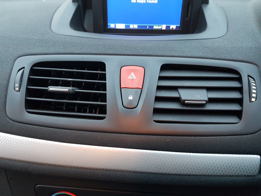 Buton / Releu Avarii Renault Megane 3 2008 - 2016