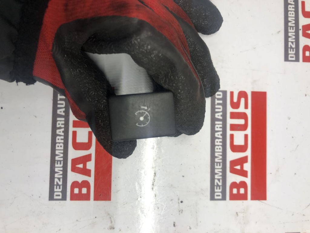 Buton tempomat Toyota Avensis, 15C251, an 2009-2015
