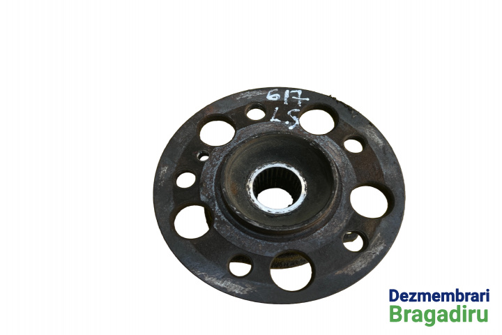Butuc roata spate stanga Mercedes-Benz E-Class W21