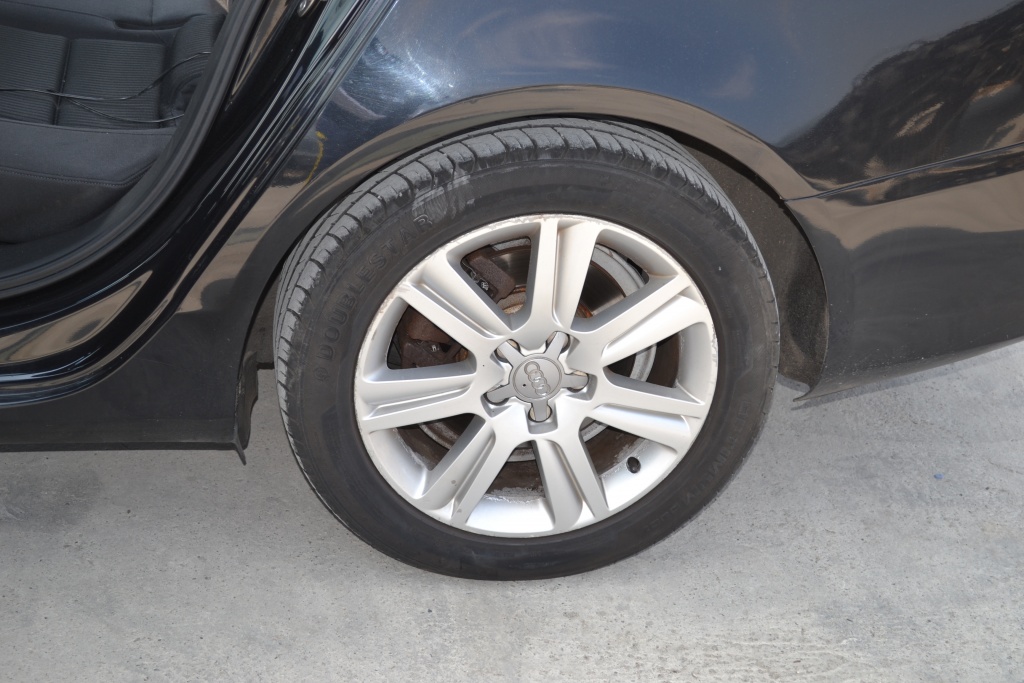BUTUC STANGA SPATE AUDI A4 B8