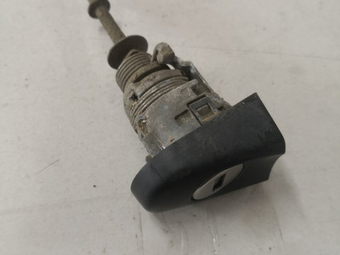 Butuc usa dreapta fata VOLKSWAGEN CADDY (6K9, 9E7, 9E9) [ 2002 - 2009 ] OEM 2k0837167