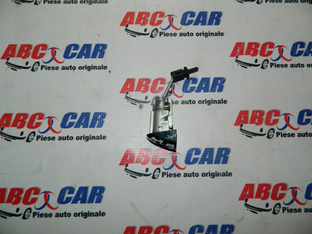 Butuc usa stanga fata Audi A4 B8 8K cod: 8T1283716