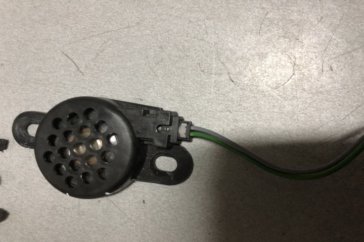 Buzzer/ difuzor senzori parcare 8E0919279 Volkswagen VW Passat B7 [2010 - 2015] Variant wagon 5-usi 2.0 TDI (140 hp) CFFB albastru LH5X- cutie NFU