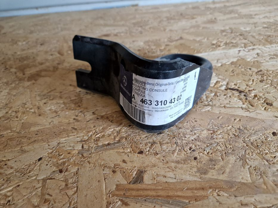 Cârlig cui tractare fata Mercedes G class w463 A4633104302