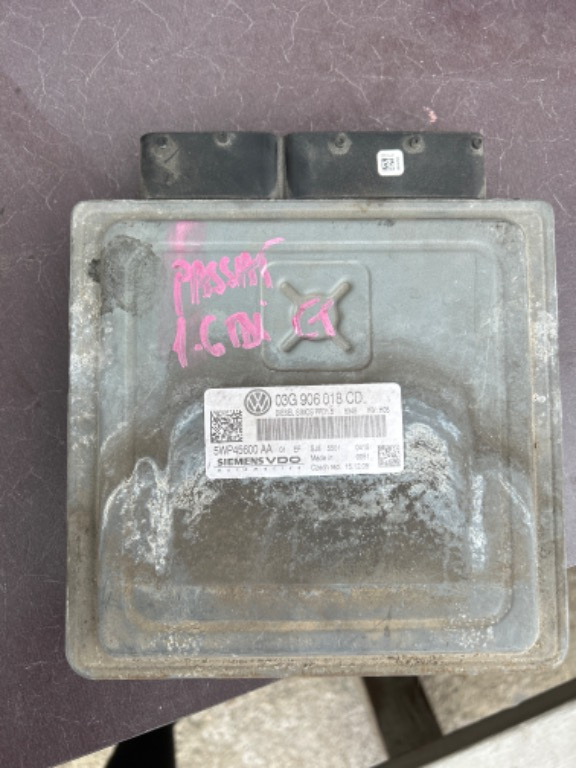 C27 Calculator motor Vw Passat B6 1.6 tdi 03G906018CD
