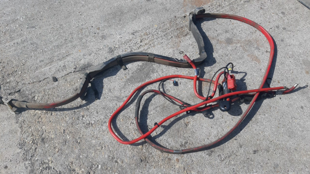 Cablu (BORNA +) alimentare baterie/motor BMW E60 2.0 D.