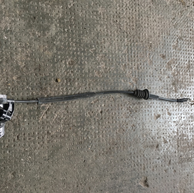 Cablu deschidere usa stanga spate Volkswagen VW Golf 4 [1997 - 2006] Hatchback 5-usi 1.4 MT (75 hp) (1J1) 16V