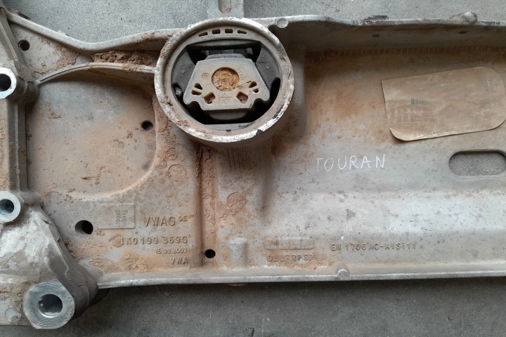 Cadru / Jug motor 1k0199369g Volkswagen 