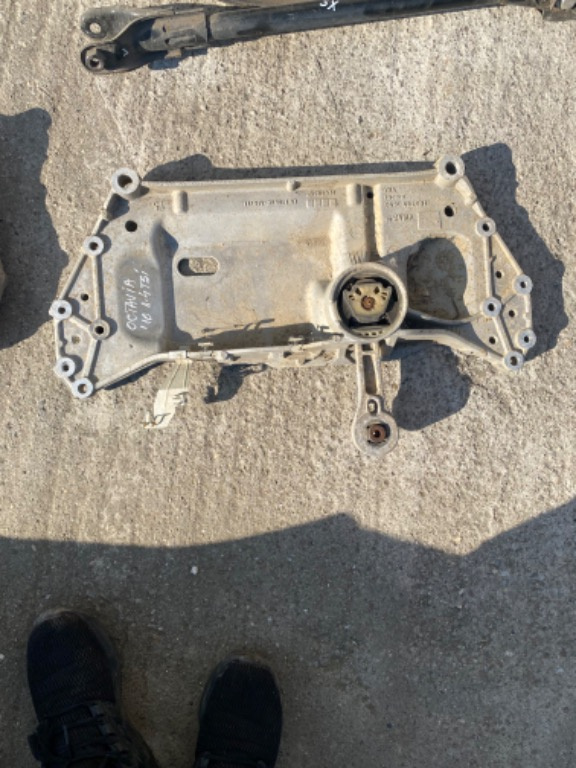 Cadru jug motor Skoda Octavia 2 facelift 1K0199369G