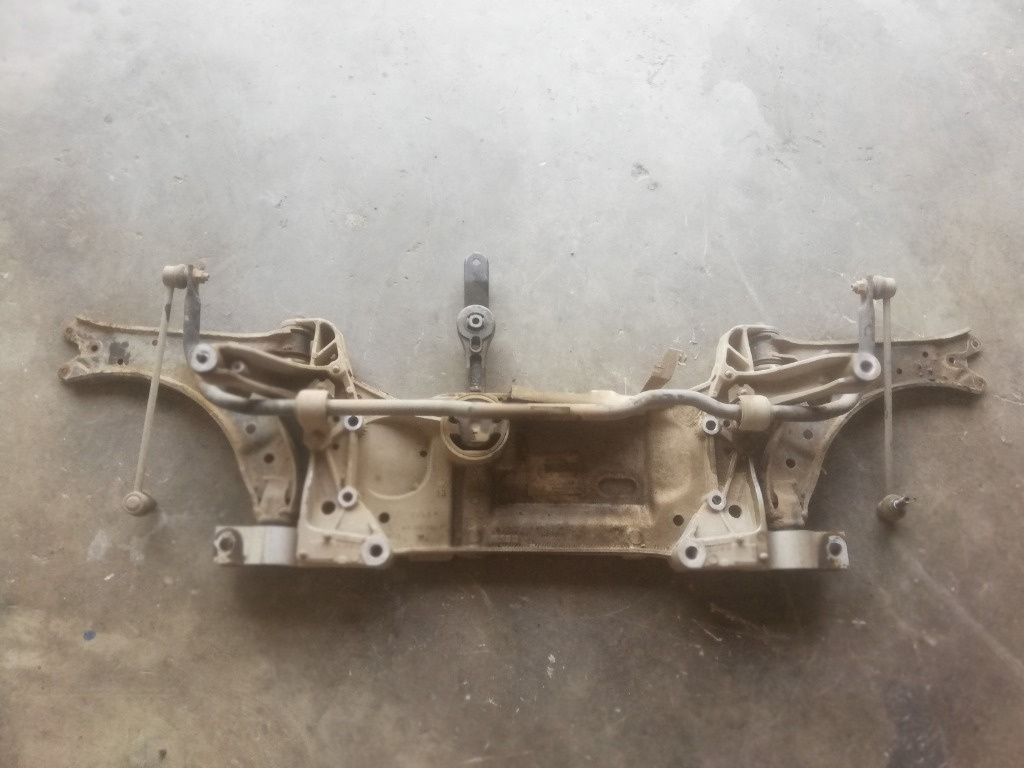Cadru motor Skoda Octavia 2 1.6 benzina 102 cai cod motor BGU an 2007 cod 1K0199313N
