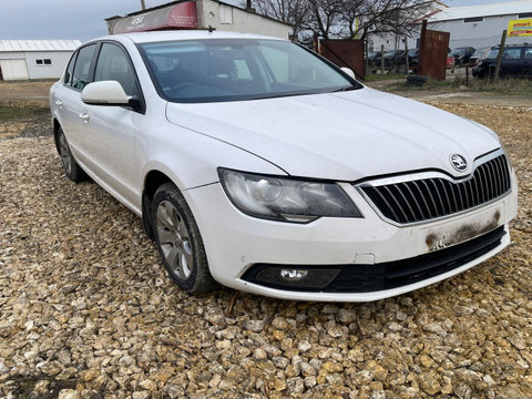 Cal mijloc Skoda Superb 2 [facelift] [2013 - 2015] Liftback 2.0 TDI MT (140 hp)