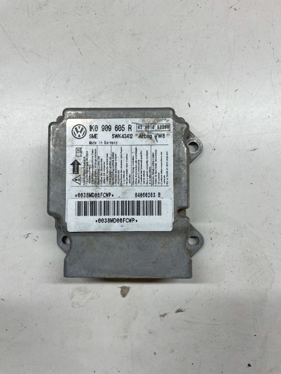 Calculator Airbag Volkswagen Golf 5 an 2006 cod piesa 1K0909605R
