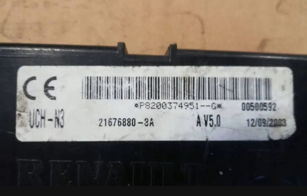 Calculator Confort Renault Trafic cod modul UCH P8200374951