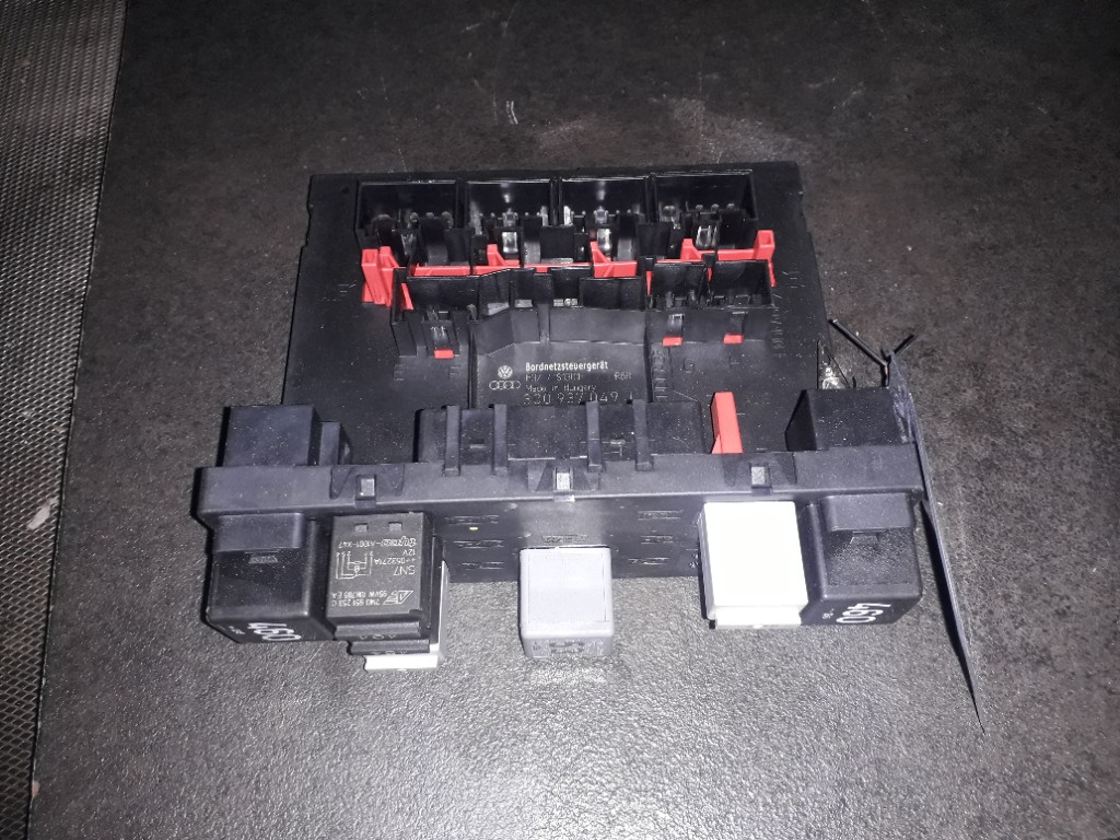 Calculator Confort VW Passat B6,combi, volan stanga, 2.0tdi, tip motor BMP , culoare LA5E3C0937049J