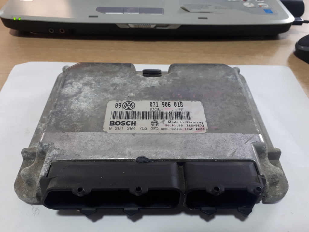 Calculator ecu Golf 4 / Seat Toledo 2.3 benzina AGZ