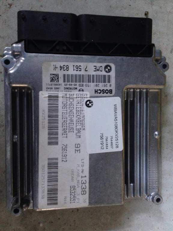 Calculator ecu motor BMW E90 E87 cod dme7561834