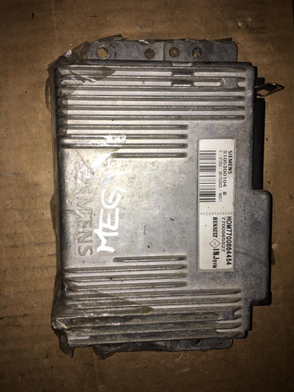 Calculator ECU motor Renault Scenic 1.6 7700865827 S105300104B Fenix5