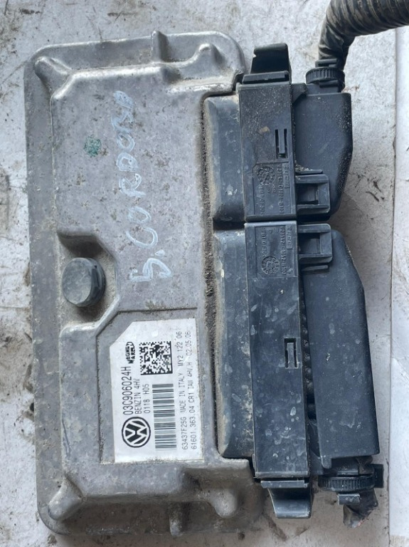 Calculator ECU motor Seat Cordoba benzina 03C906024H IAW 4HV.H 200