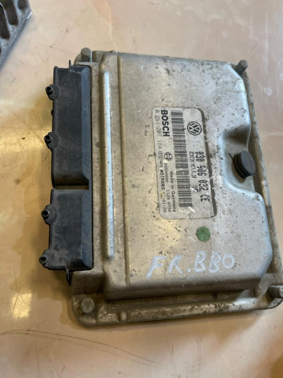 Calculator ECU motor Vw Audi Skoda 030906032CE ME7.5.10 0261207184